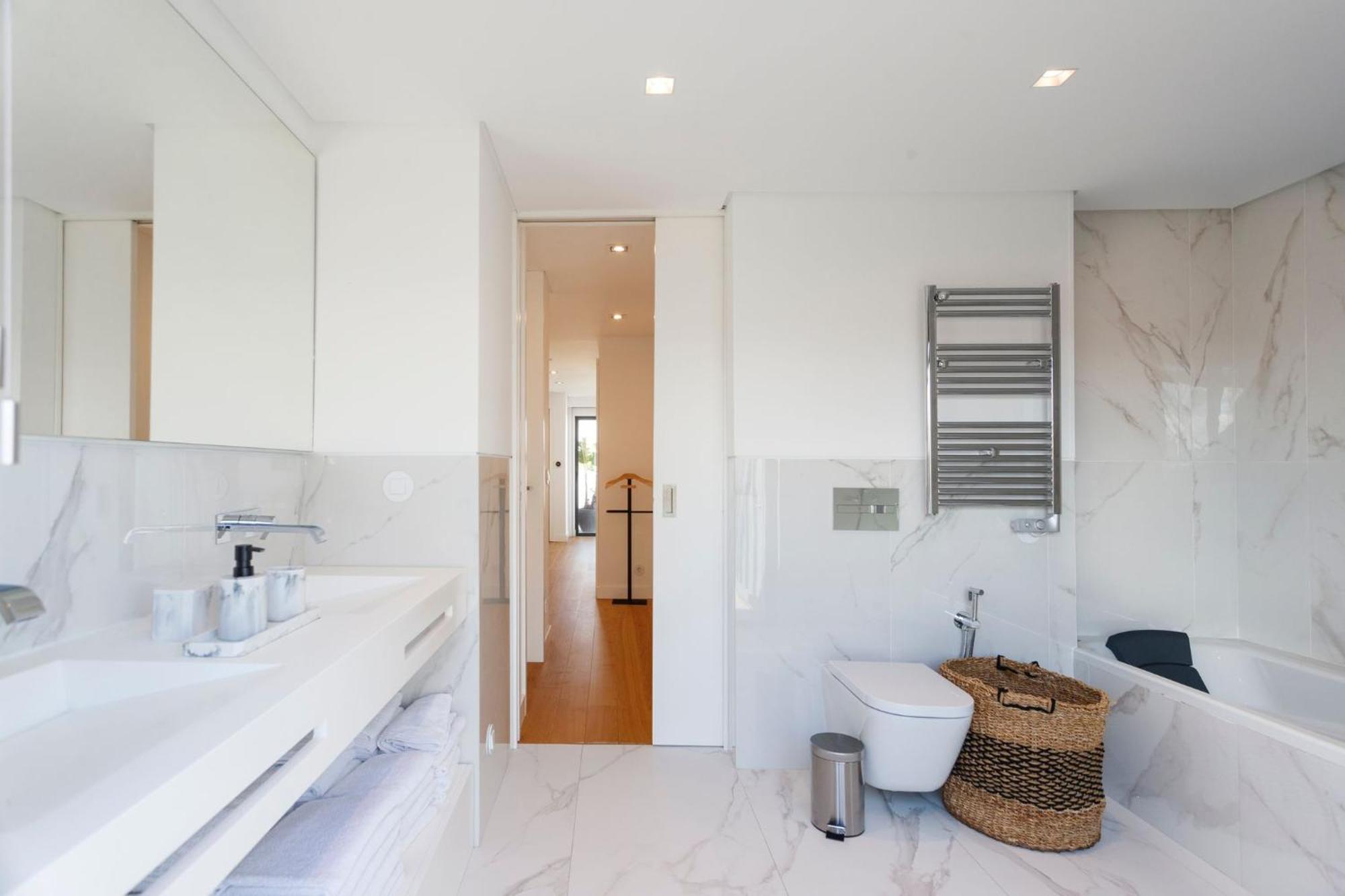 Luxury Suite With Balcony And Shared Accommodation In The Parque Eduardo VII Area Lisbona Esterno foto